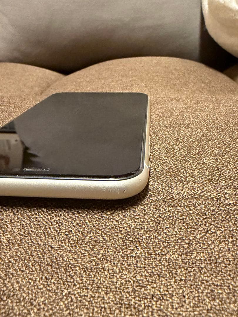 iPhone11 本体　ホワイト　64GB SIMフリー　スマホ　訳あり