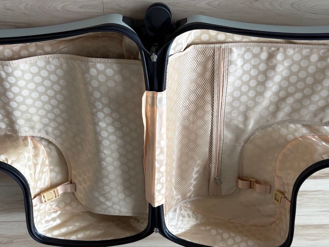 Mサイズ★キッズトラベル 子供が乗れるキャリーケース（くすみグリーン）