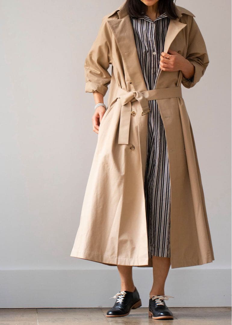 【美品】マドリガル　トレンチエッグベージュ トレンチコート ベルト付き