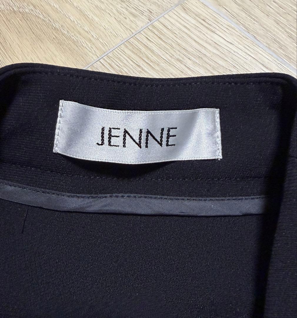 美品JENNEジェンヌ　カシュクールペプラムジャケット黒Mプリーツ　フォーマル