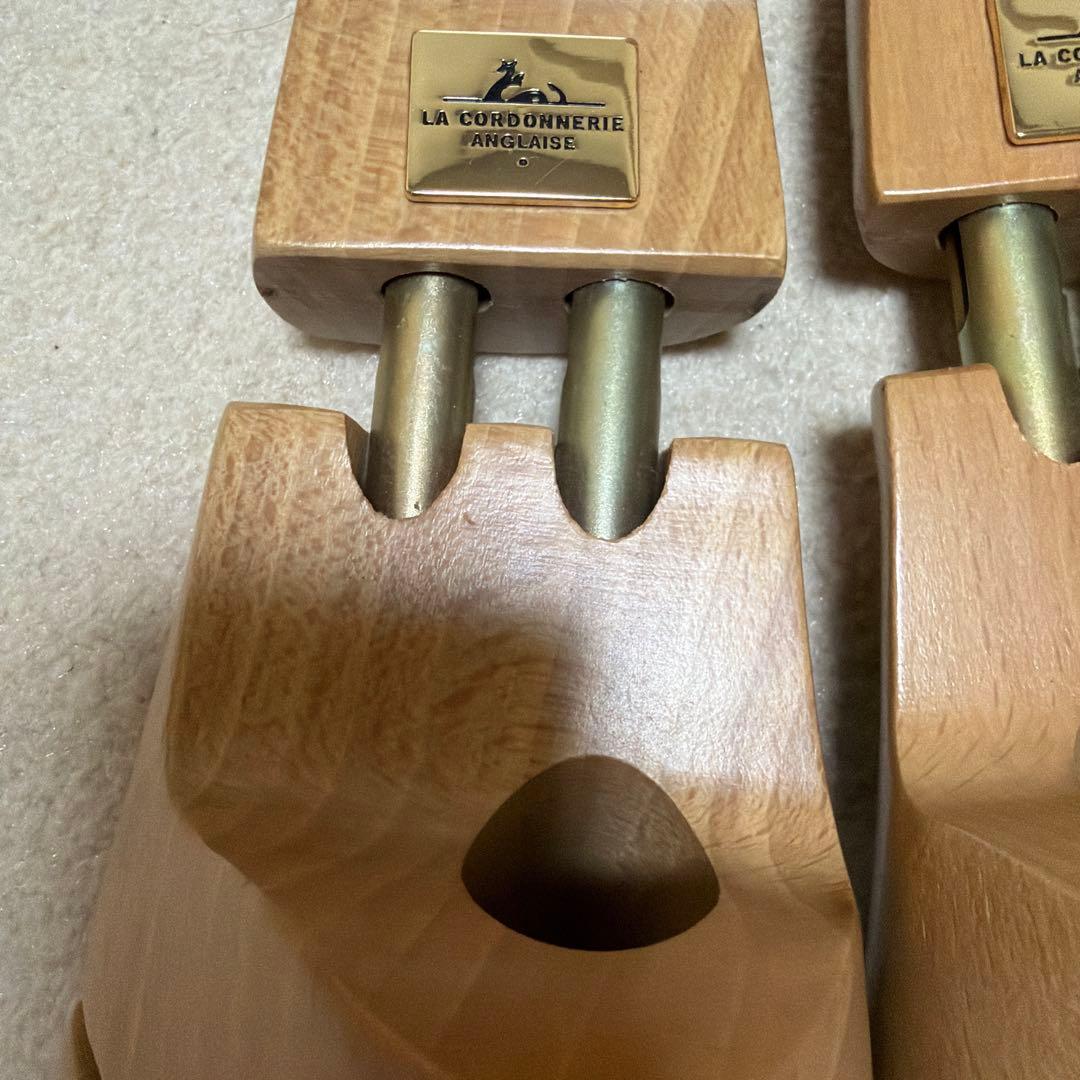 LA CORDONNERIE ANGLAISE 木製シューツリー①