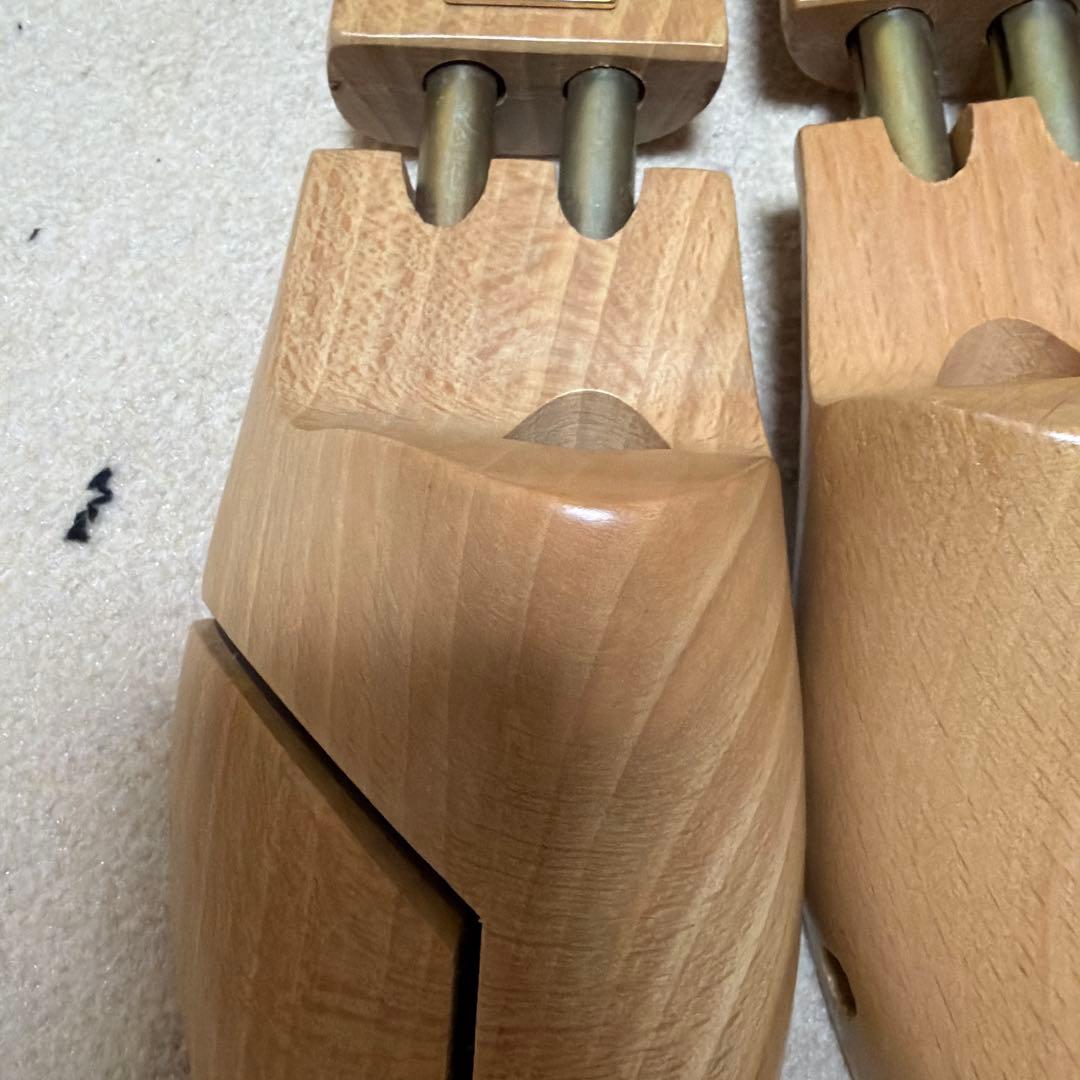 LA CORDONNERIE ANGLAISE 木製シューツリー①