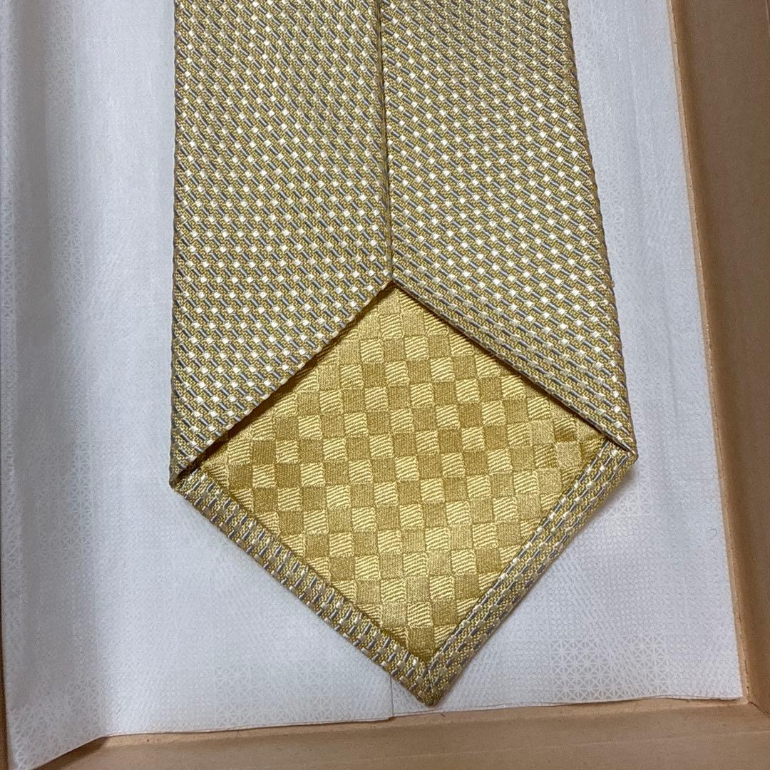 美品　ルイ・ヴィトン　ネクタイ　金色　ロゴ　シルクジャガード　派手　結婚式