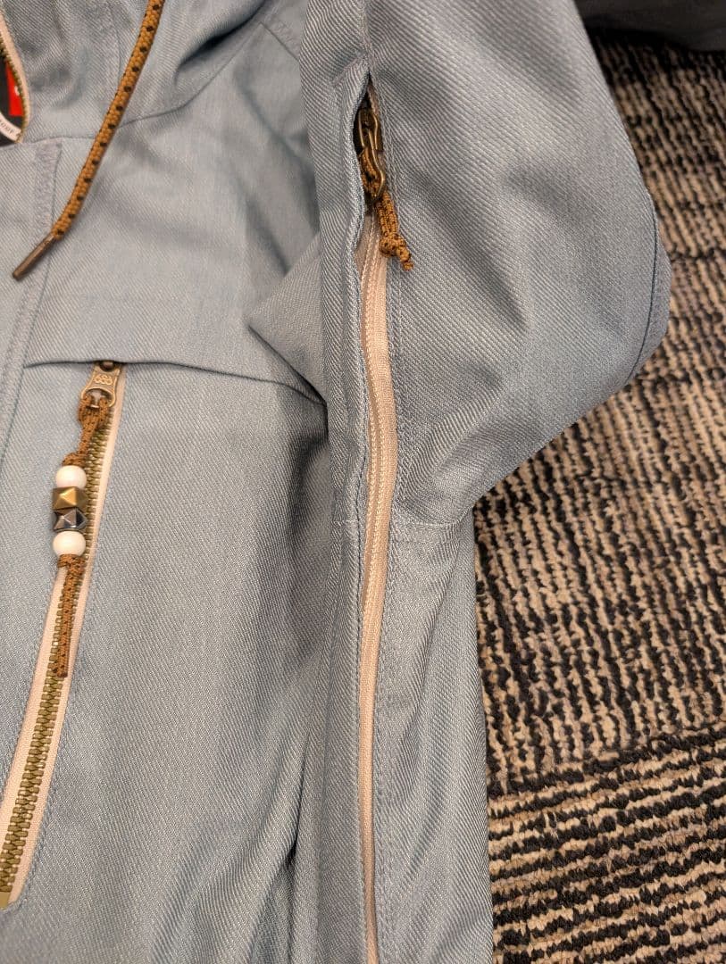 686スノボウェア