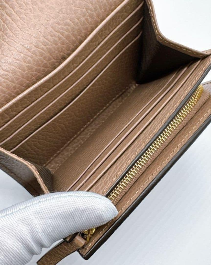 GUCCI 二つ折り財布 ベージュ GGパターン