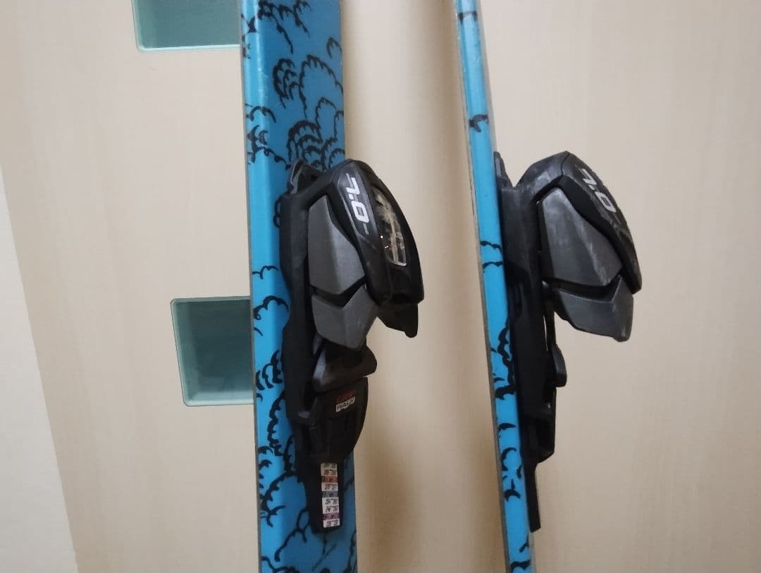 Völkl Revolt ツインチップスキー 138cm