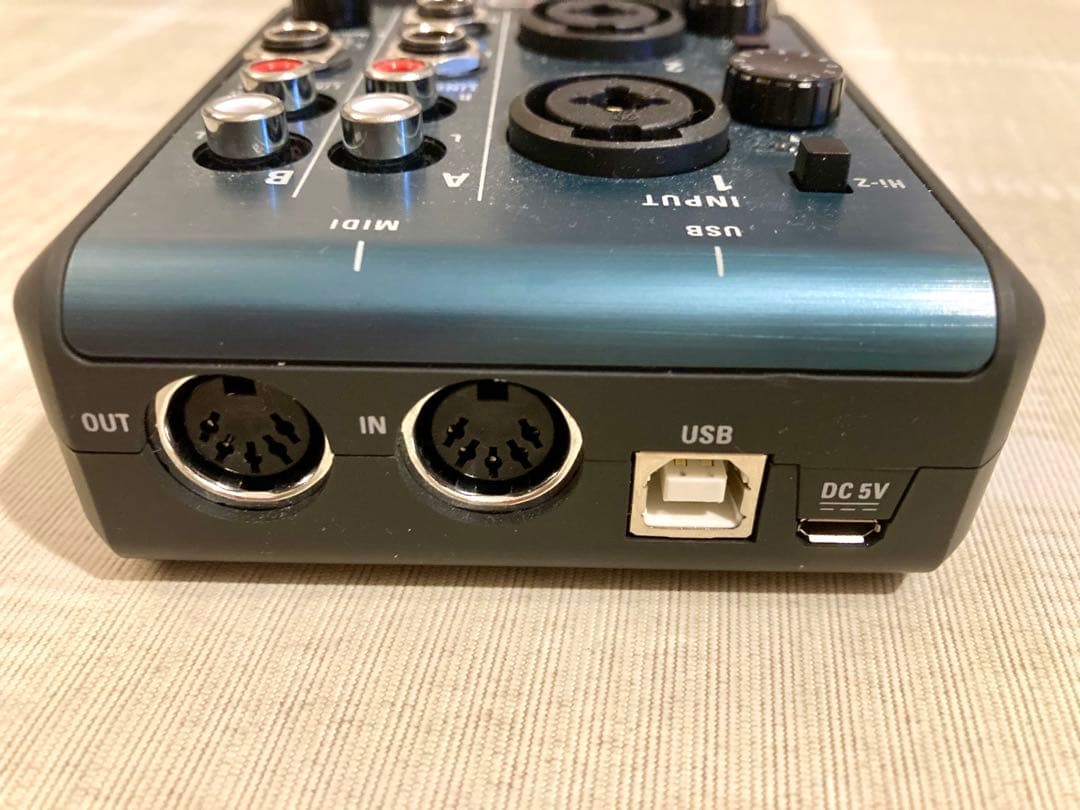 ZOOM U-44 オーディオインターフェイス