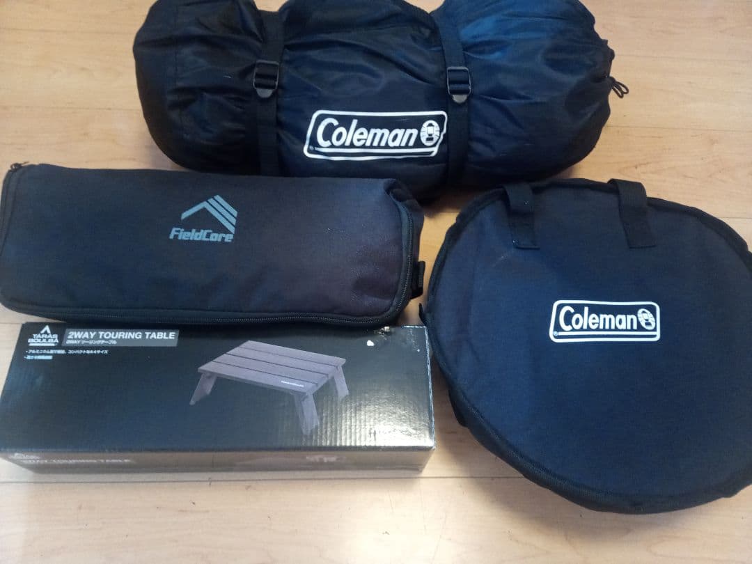 ソロキャンプにオススメ　4点セットです　テントにチェア、テーブル等