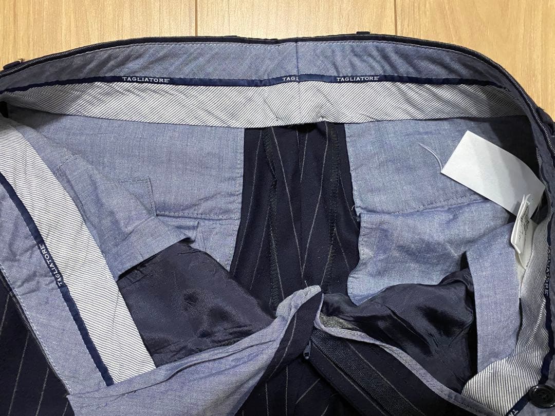 TAGLIATORE ネイビー ストライプ ビジネススーツ 48サイズ