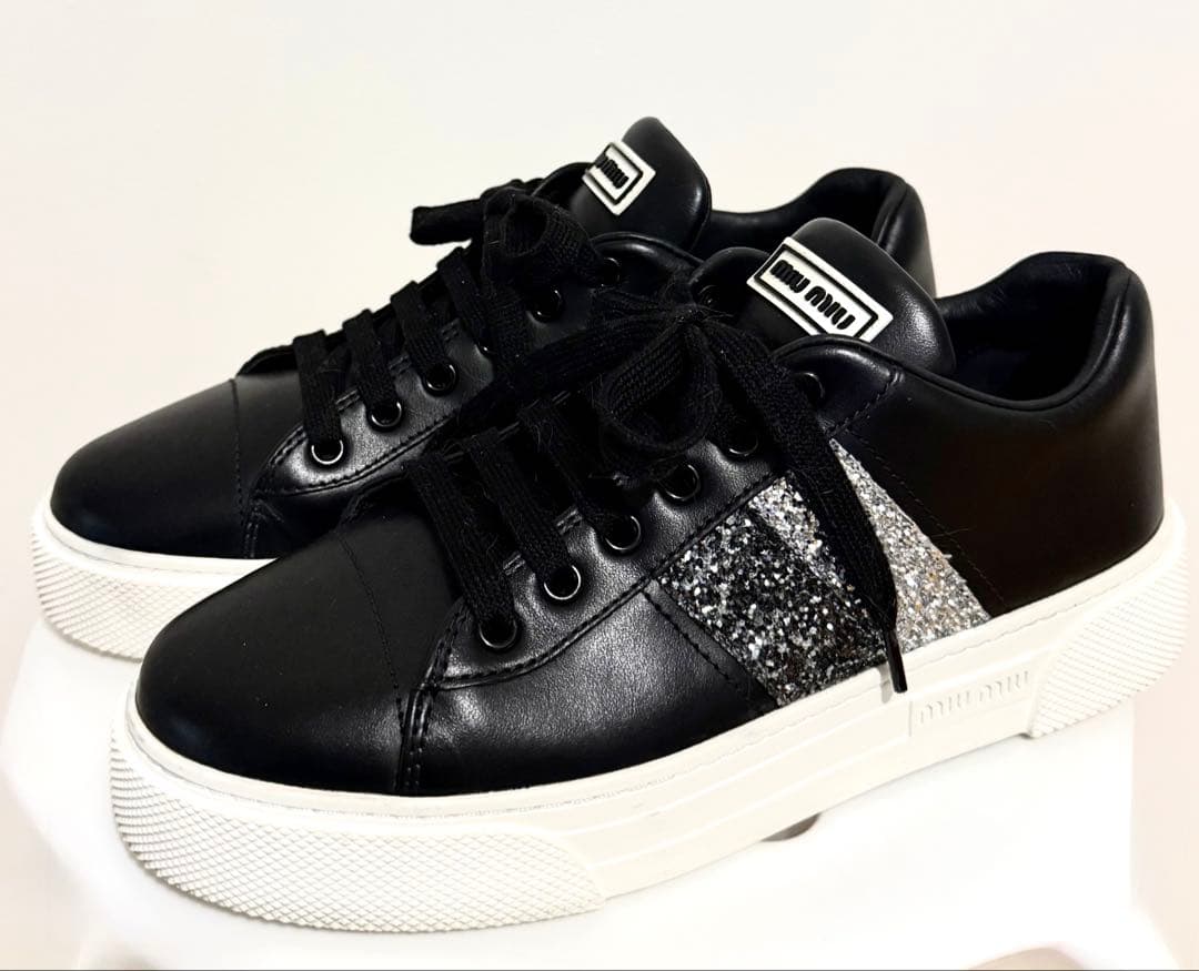 美品 miu miu ミュウミュウ グリッターブラックレザー スニーカー