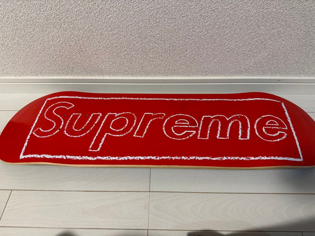 スケートボード Supreme KAWS Chalk Logo Skateboard