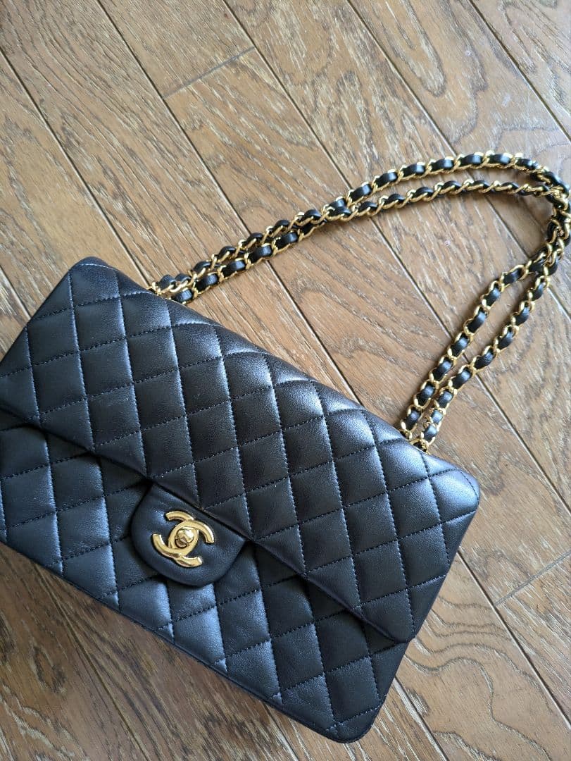 CHANEL マトラッセ25 　ダブルフラップ　ラムスキン 黒