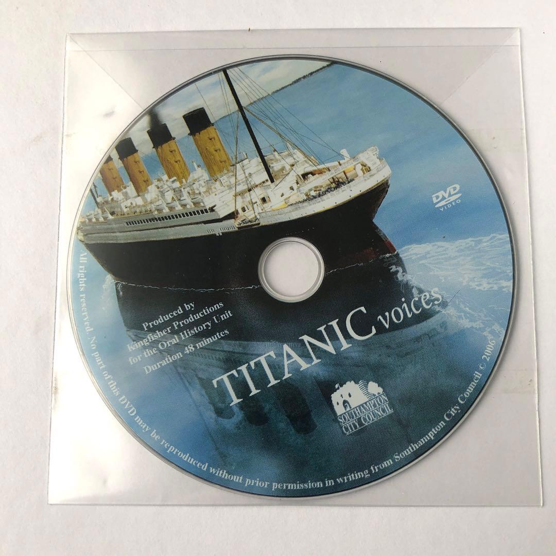 TITANIC タイタニック　洋書　voices DVD付き