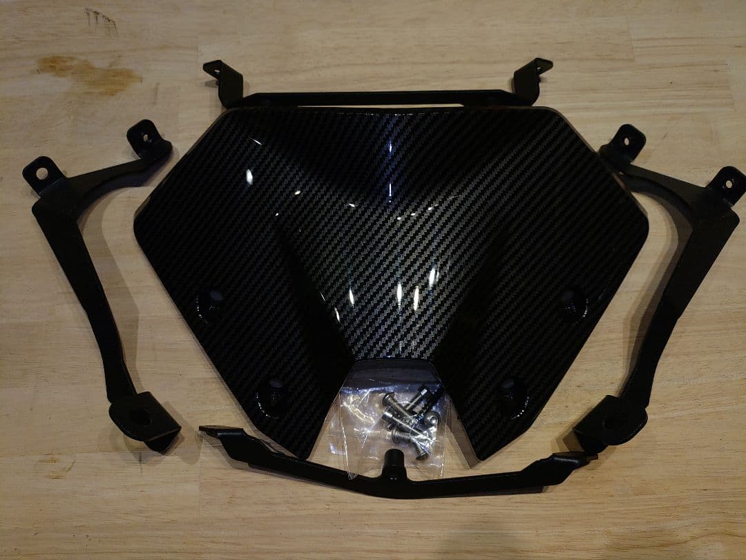 390DUKE(2017) カーボン調カウルセット。来週からバラ売り