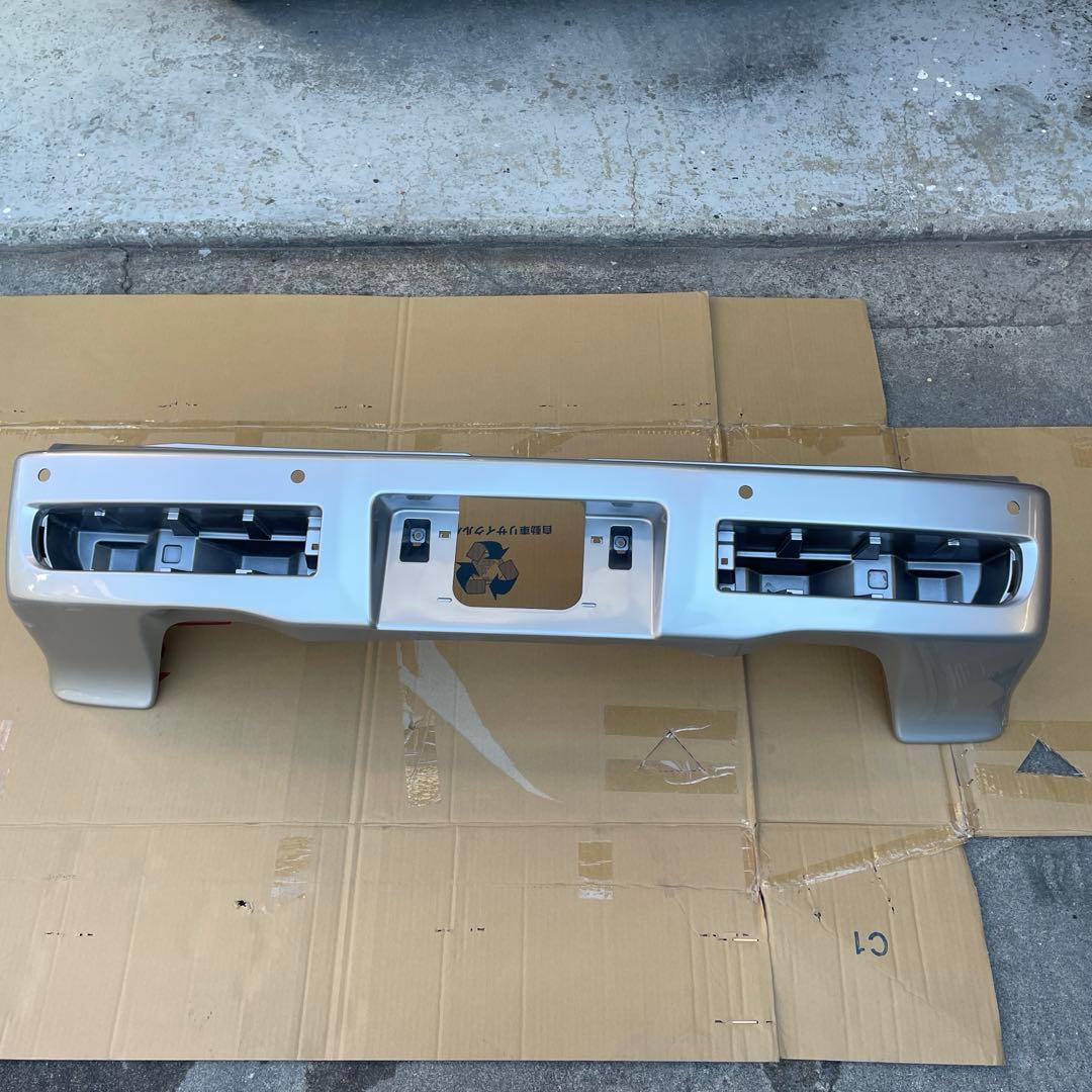 三菱　U69V ミニキャブ　EV リアバンパー