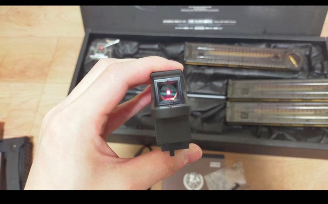 東京マルイ電動ガン P90 フルセット （スペアマガジン＆サイトカスタム）