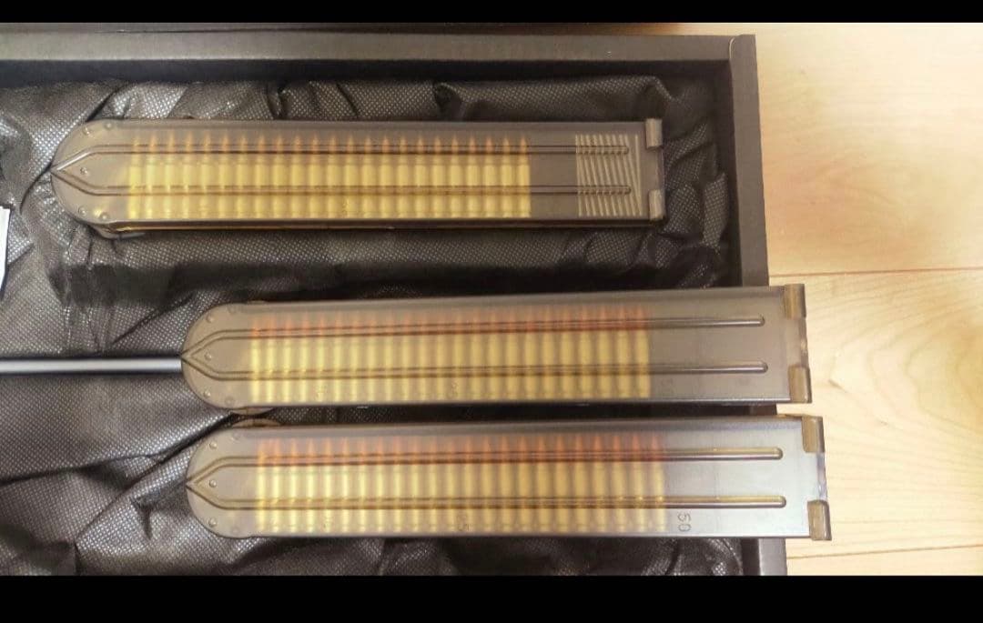 東京マルイ電動ガン P90 フルセット （スペアマガジン＆サイトカスタム）