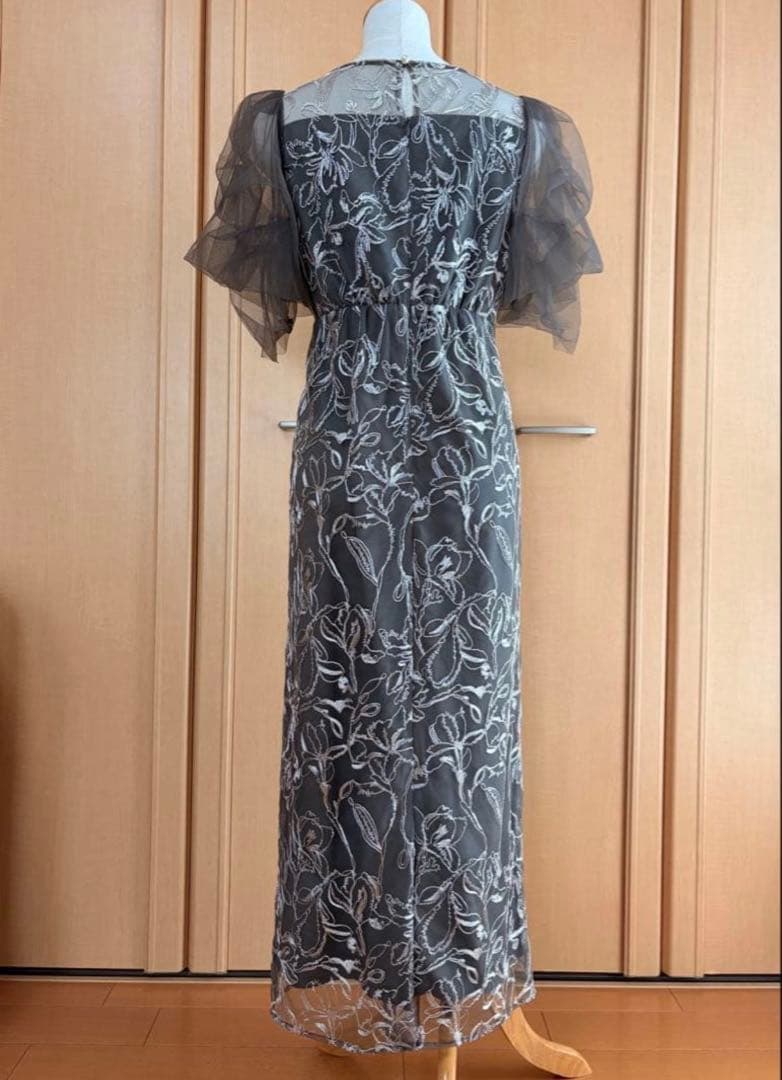 LE’RURE⭐︎ Fluffy sleeve pencil dress