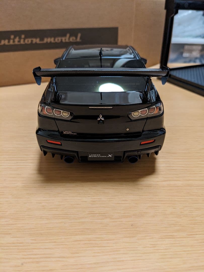 イグニッションモデル1/18　三菱 ランサーエボリューションX(CZ4A)