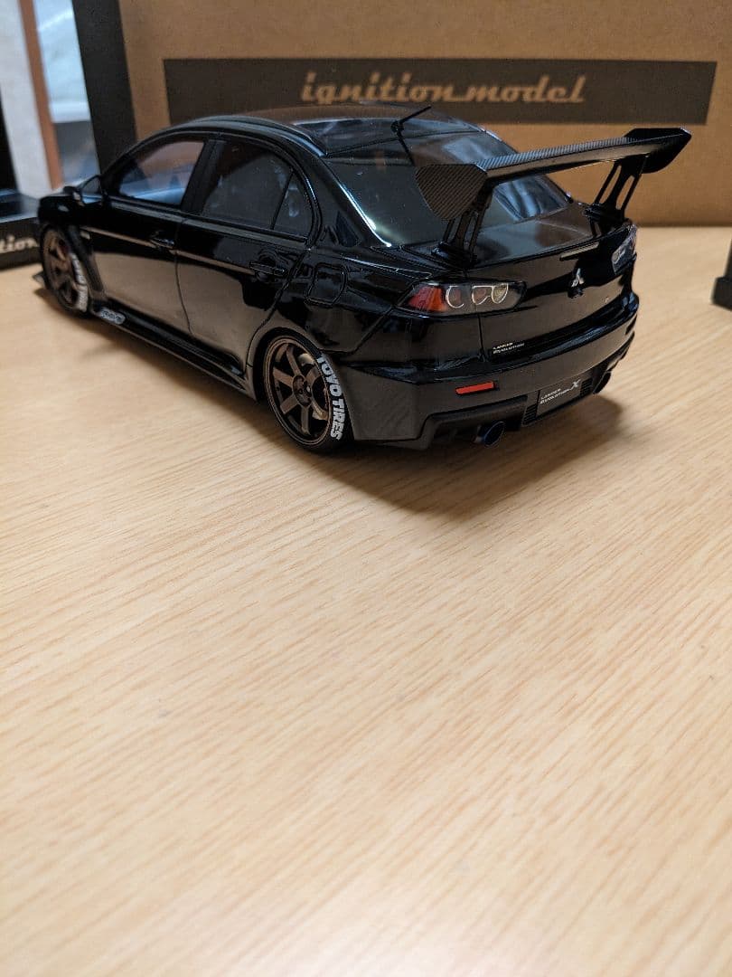 イグニッションモデル1/18　三菱 ランサーエボリューションX(CZ4A)