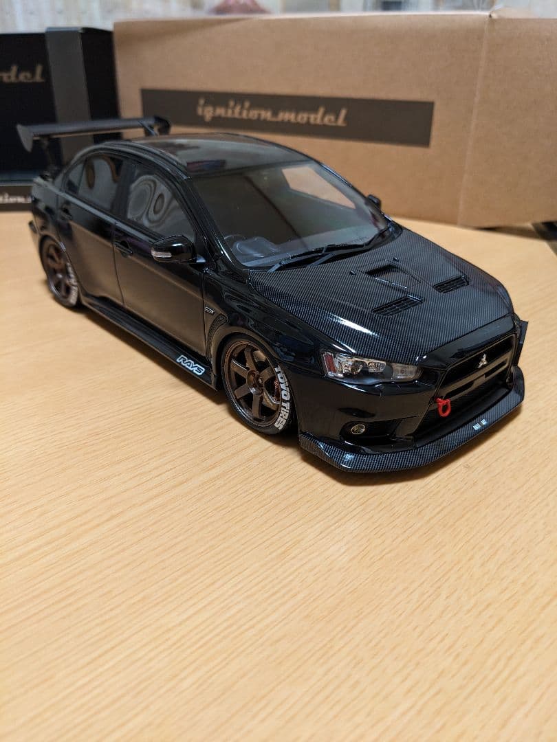 イグニッションモデル1/18　三菱 ランサーエボリューションX(CZ4A)