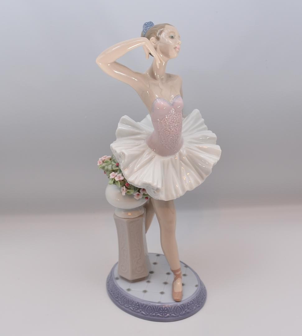 存在感のあるバレリーナ　＃6323　★リヤドロ　スペイン　ポーセリン　絶版・箱付