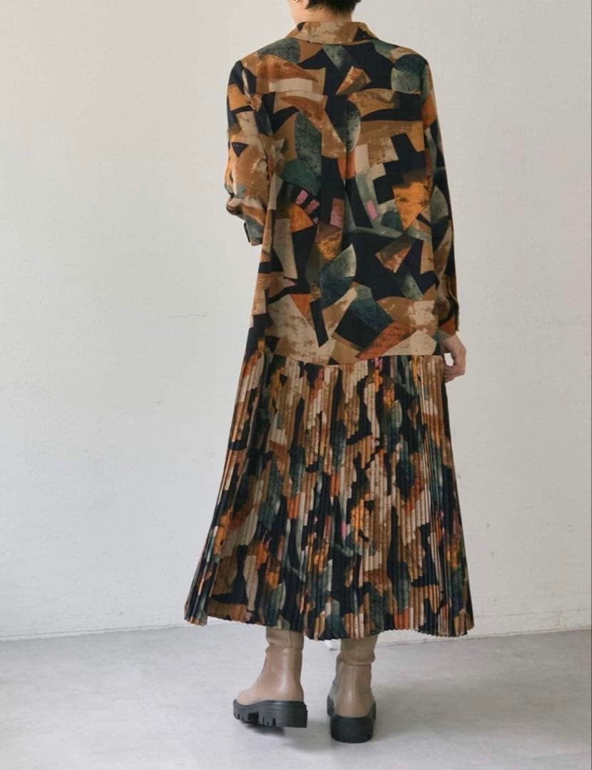 ear PAPILLONNER(イア パピヨネ) 襟付きプリーツワンピ