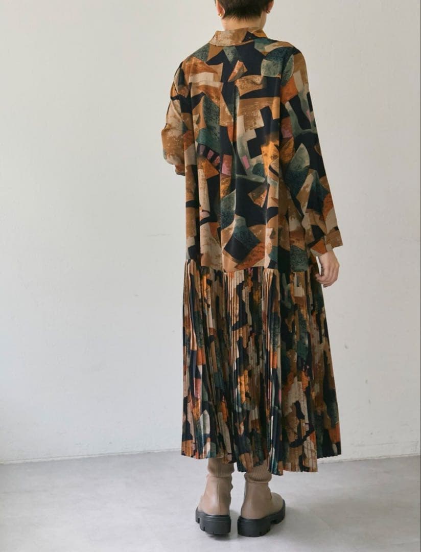 ear PAPILLONNER(イア パピヨネ) 襟付きプリーツワンピ