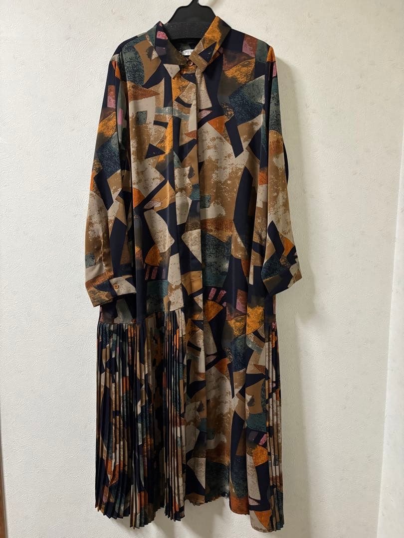 ear PAPILLONNER(イア パピヨネ) 襟付きプリーツワンピ