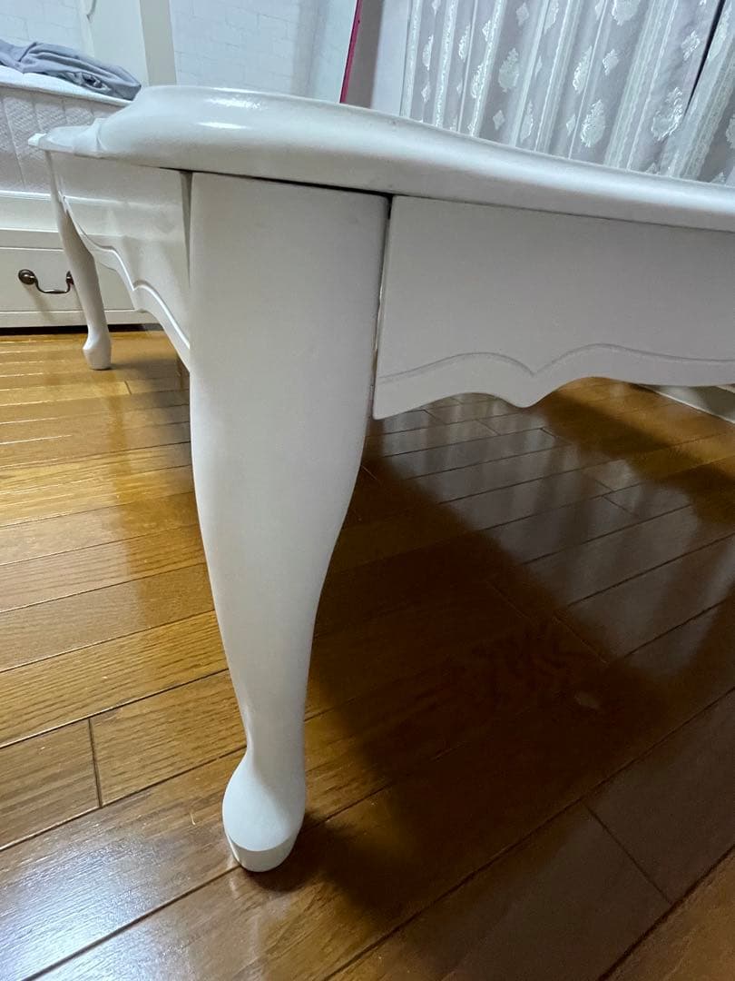 【10月20日頃迄】猫足テーブル 白テーブル 折りたたみ可