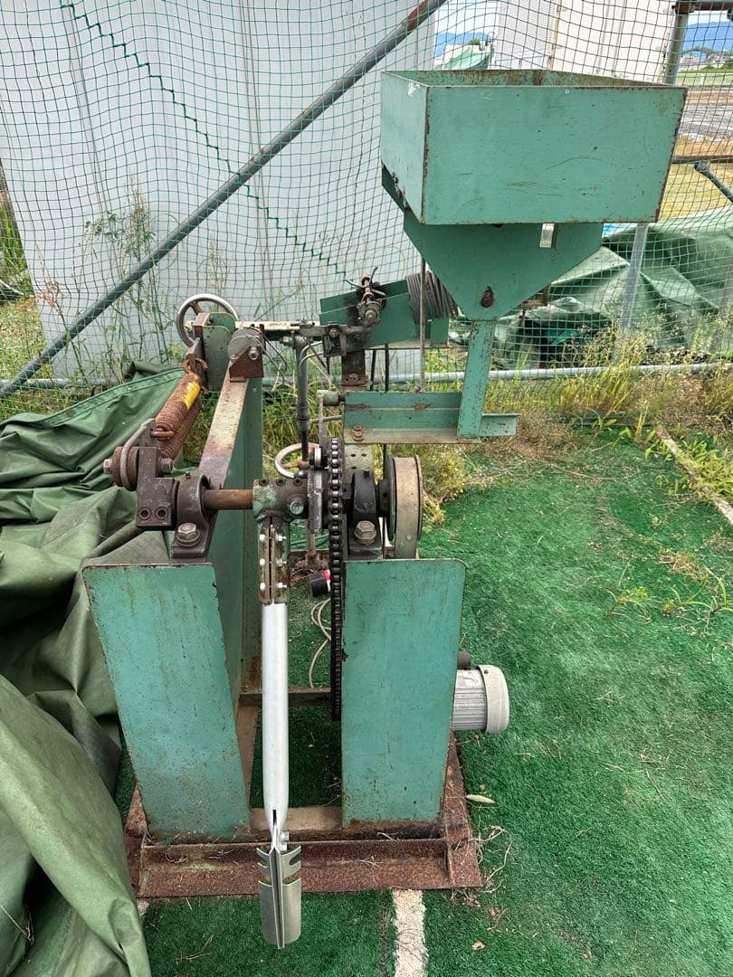 お値下げ！バッティングマシン 硬式、軟式アーム式 中古品　付属品あり