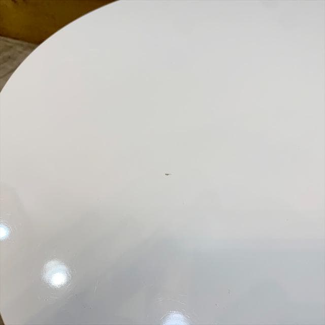 （リプロダクト品）エーロサーリネンのチューリップセンターテーブル