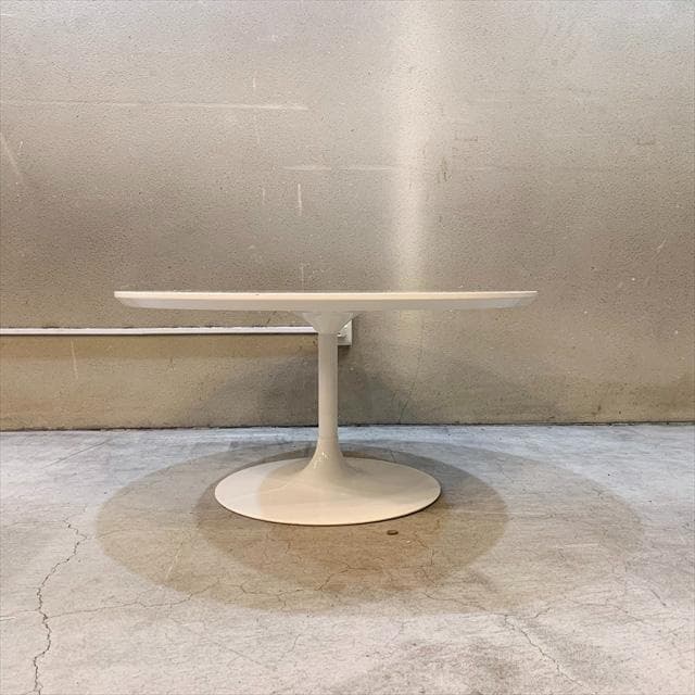 （リプロダクト品）エーロサーリネンのチューリップセンターテーブル