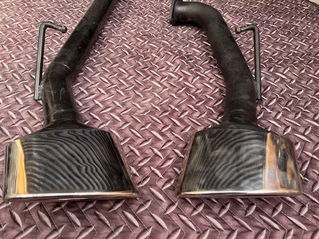 かのん専用ノア70系　ヴォクシー70系　ワンオフマフラー2本出しオーバルマフラー