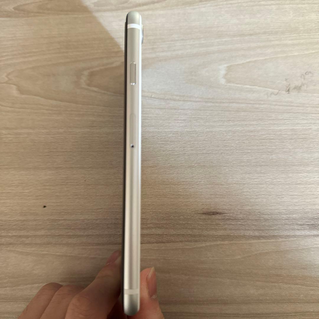 iPhone se 第二世代　ホワイト