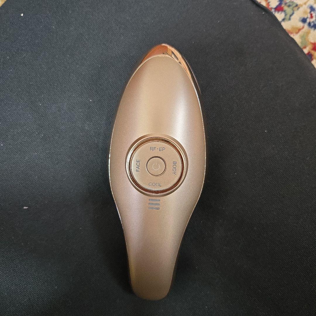 IKKOプロデュース MEラボンエクラ／美顔器