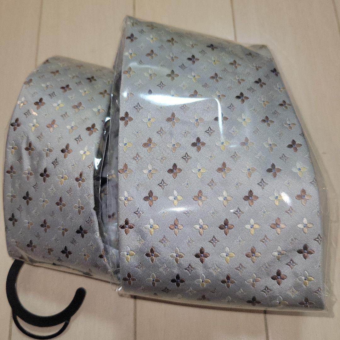 ルイ・ヴィトンネクタイ クリーニングタグ付き