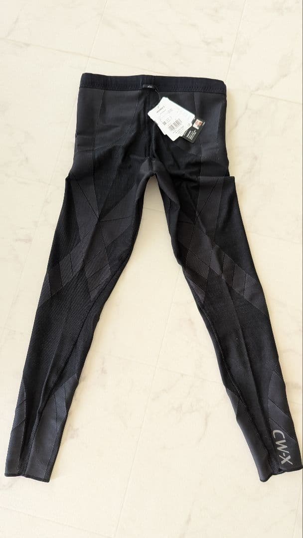 女性用フィットネスタイツ ブラック　cw-x