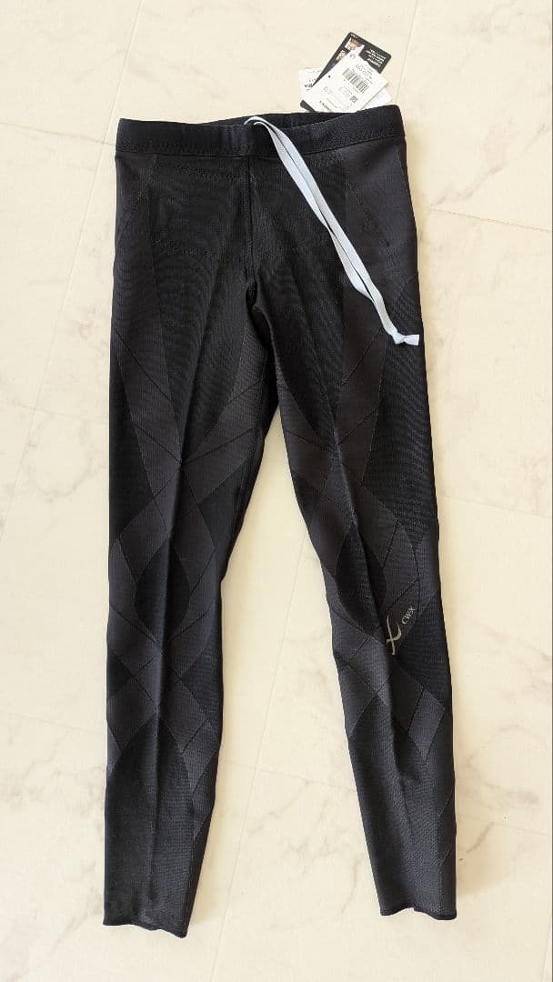 女性用フィットネスタイツ ブラック　cw-x