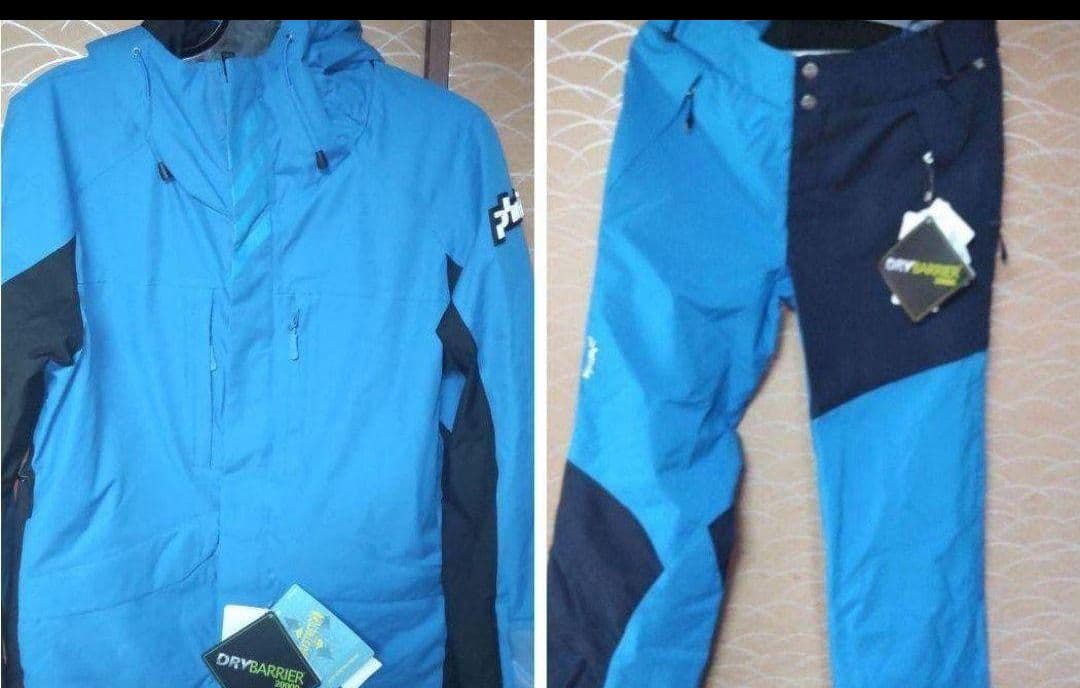 a 新品タグ付き Phenix フェニックス 上下組み合わせ。