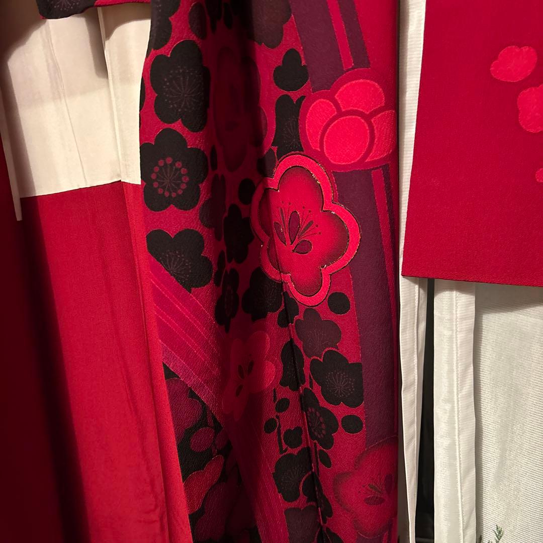 赤い花柄の振袖　小物付き４点セット