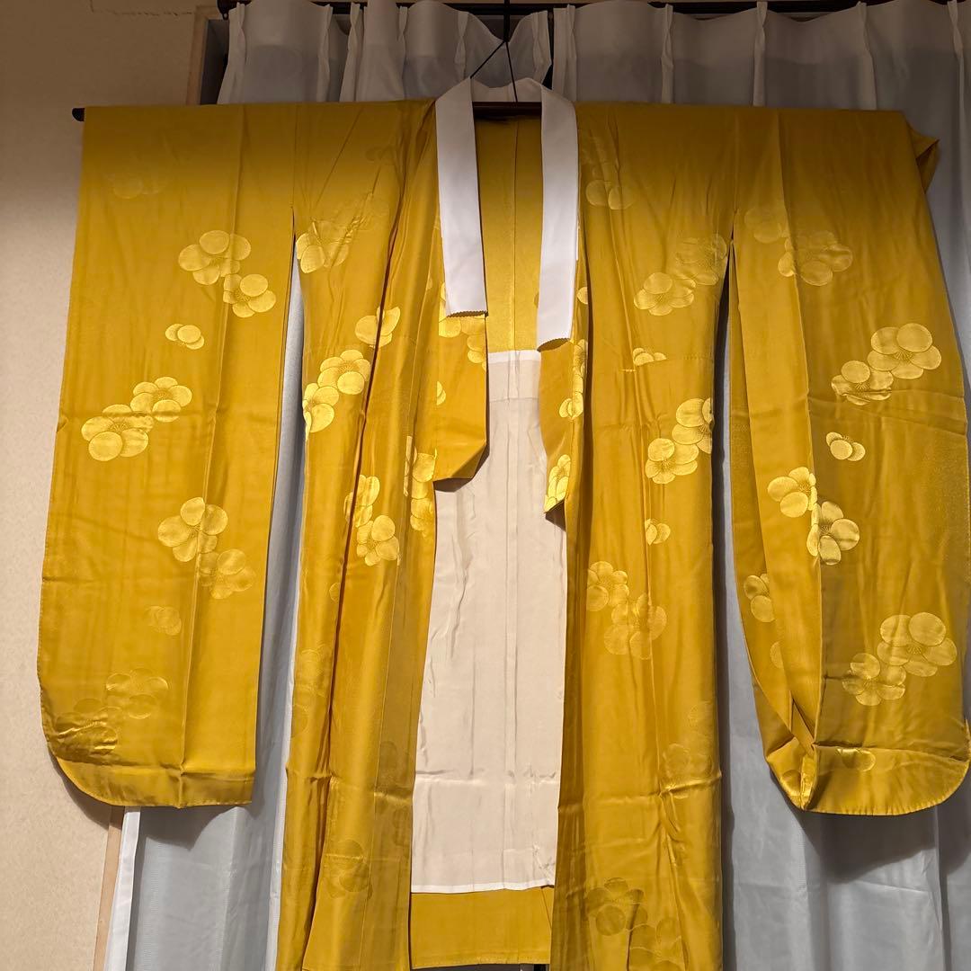 赤い花柄の振袖　小物付き４点セット