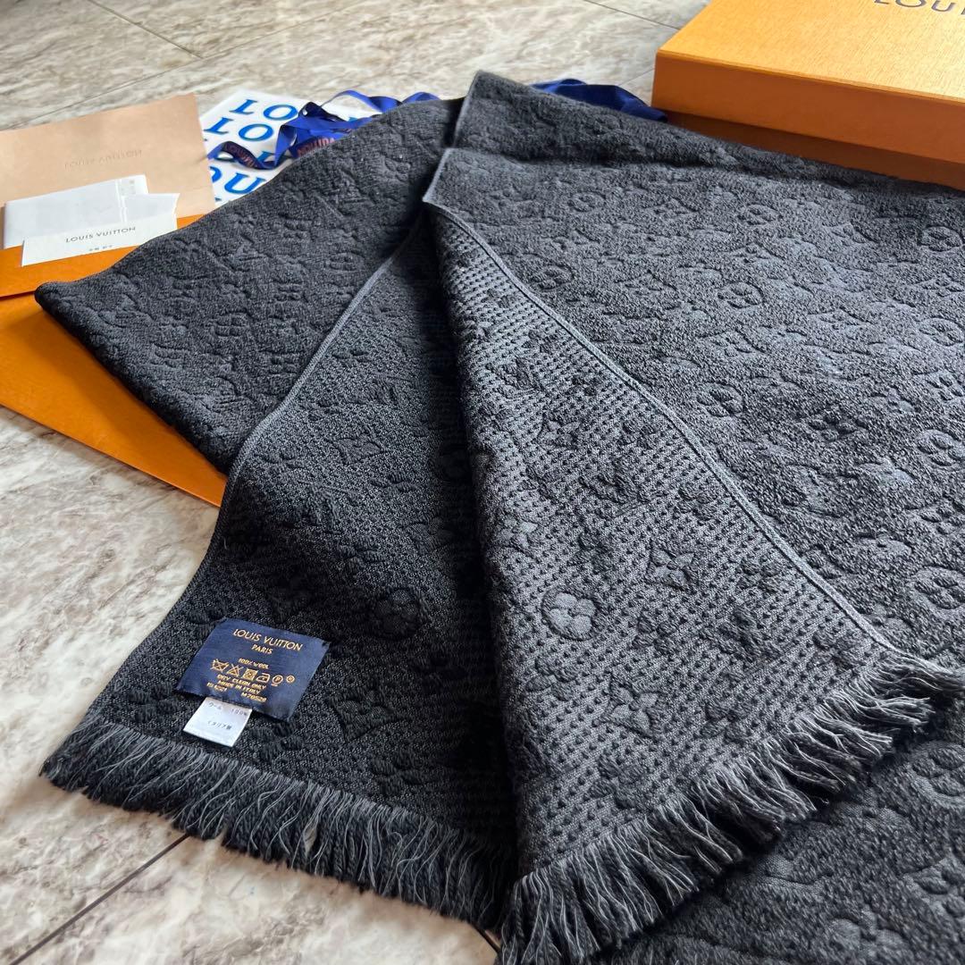 人気❗️新品箱紙袋付❗️LVロゴマフラー✨ヴィトンマフラー❗️ヴィトン　マフラー