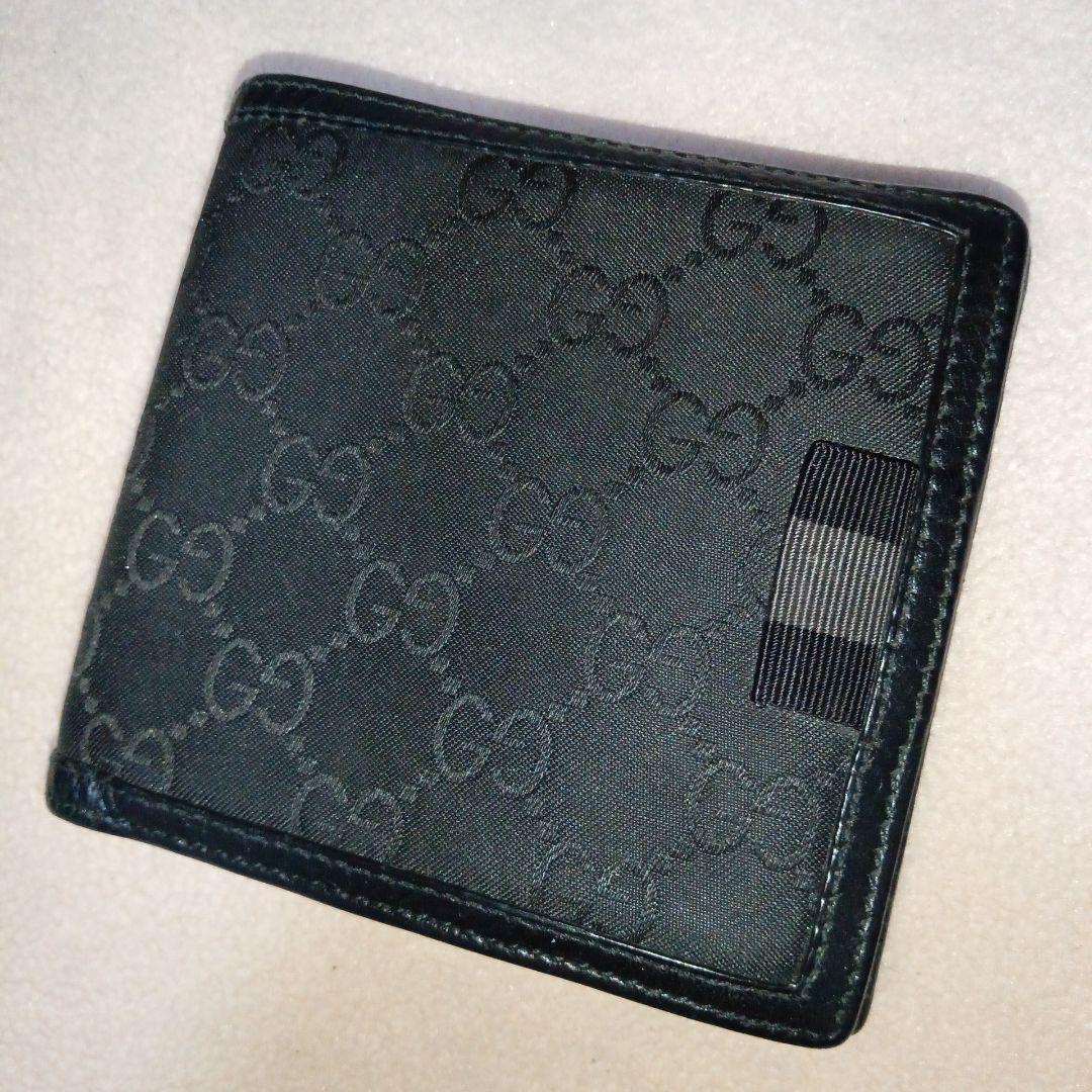 GUCCI ブラック 二つ折り財布 GGパターン