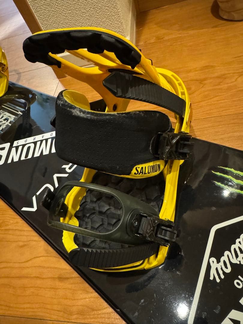 スノーボードセット　【ボード、バインディング、ブーツ、ケース】