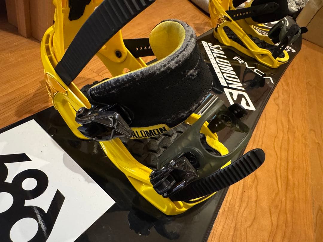 スノーボードセット　【ボード、バインディング、ブーツ、ケース】