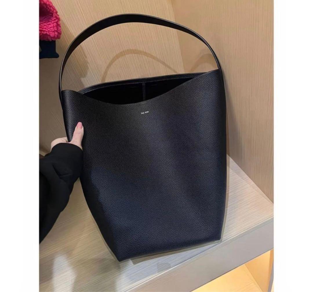 The Row上質牛革ショルダーバッグ｜大容量バケット型 通勤・デイリーユース