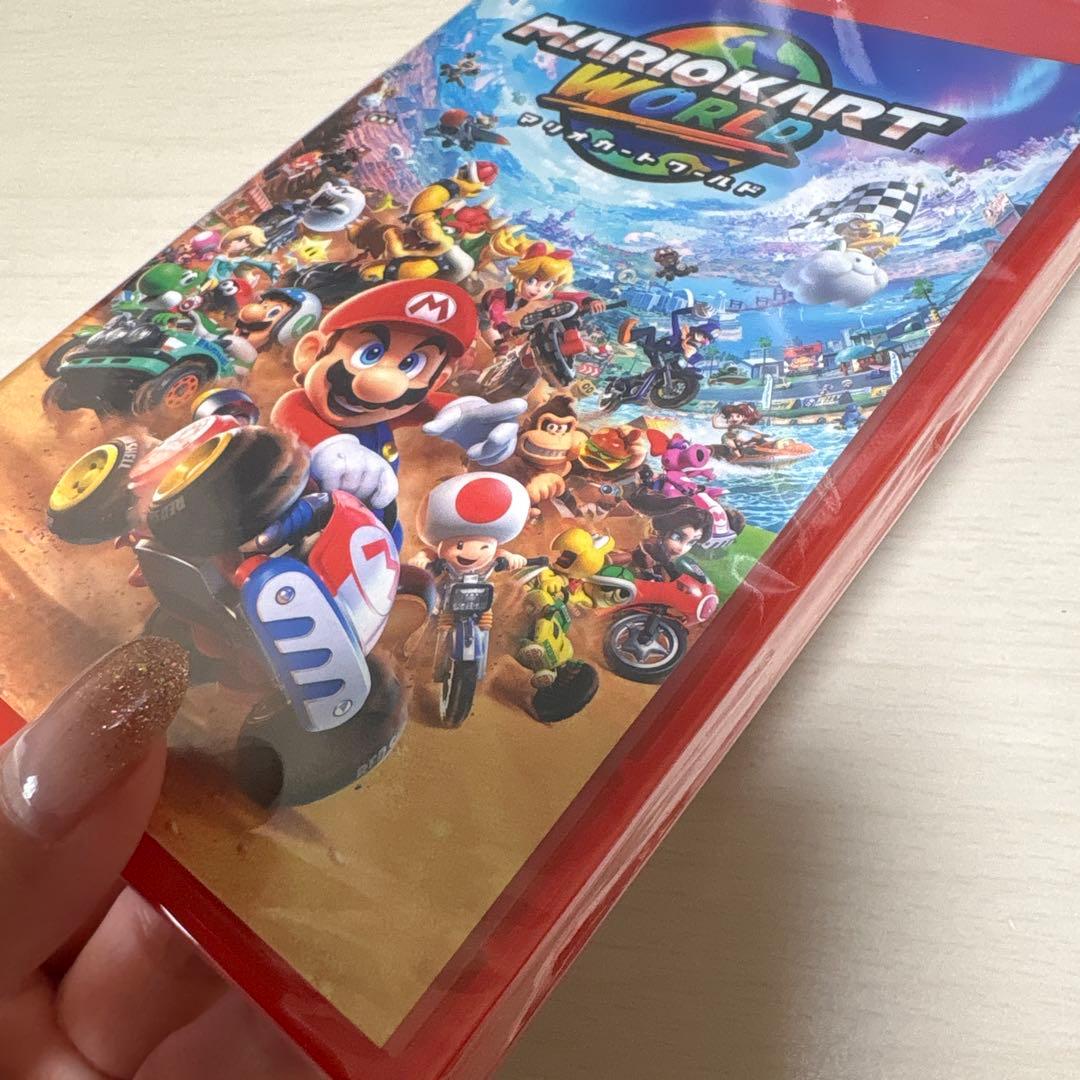 新品未使用MARIOKART WORLD Nintendo Switch