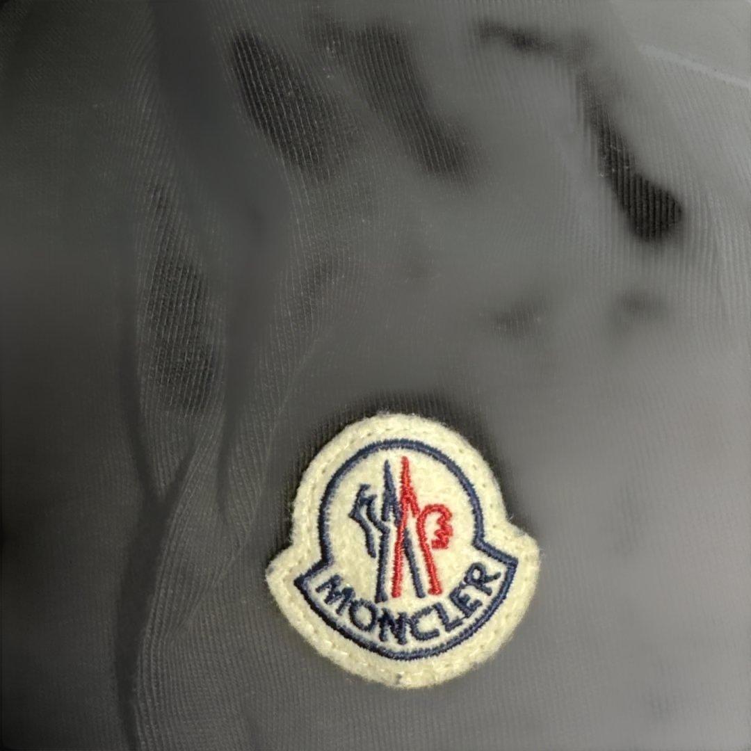 よっしーさま専用 【美品】MONCLER ブラック 長袖カットソー