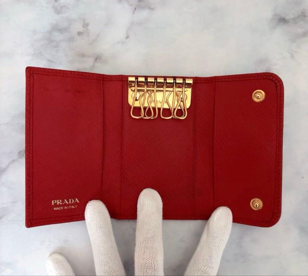 PRADA プラダ6連キーケース